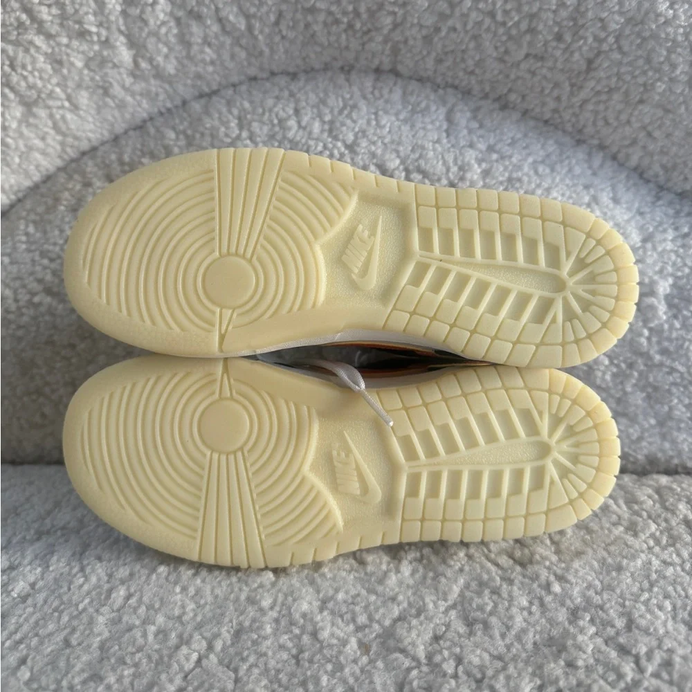 Nike Kids Grade School Dunk Low Shoe NWT - Picture 14 of 16